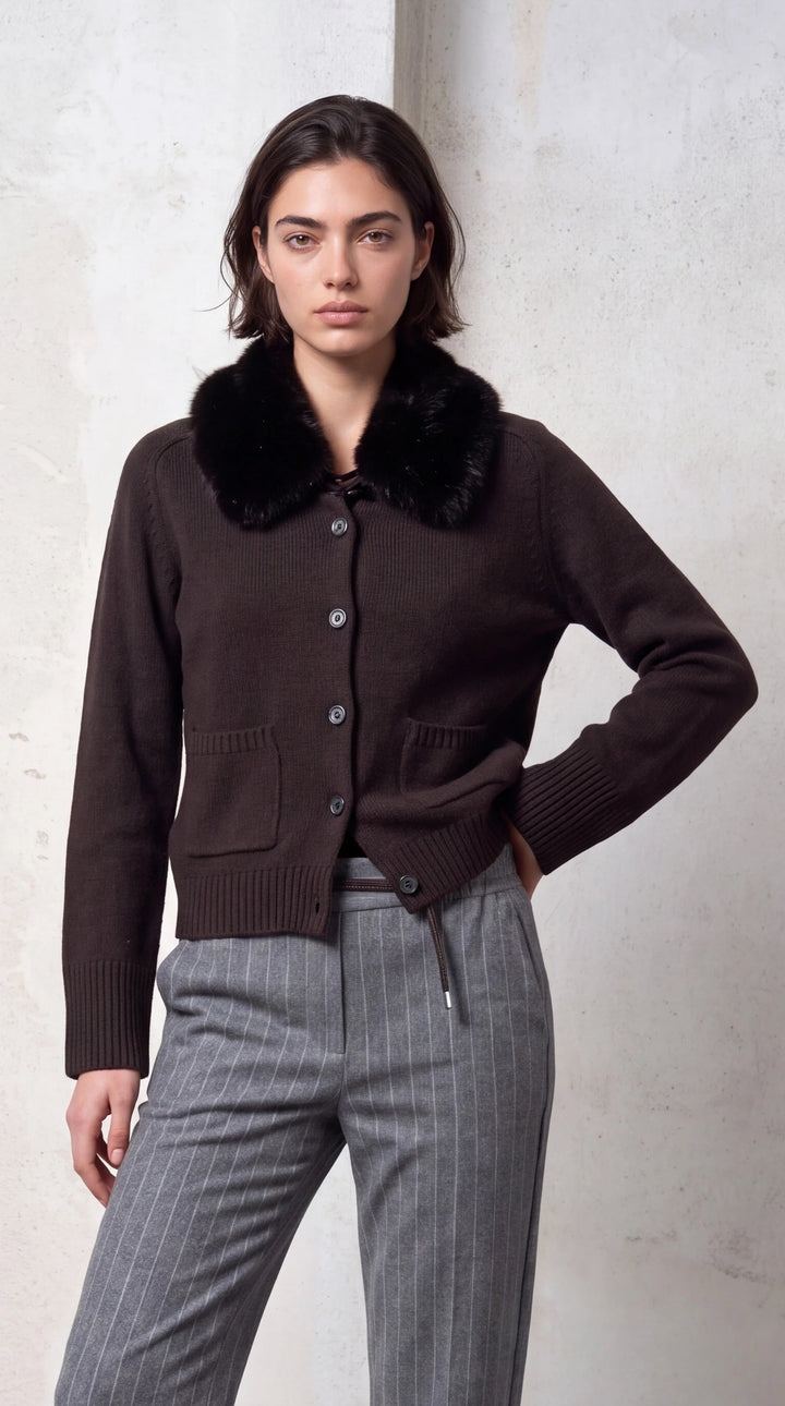 Knitted Cardigan dark brown model 