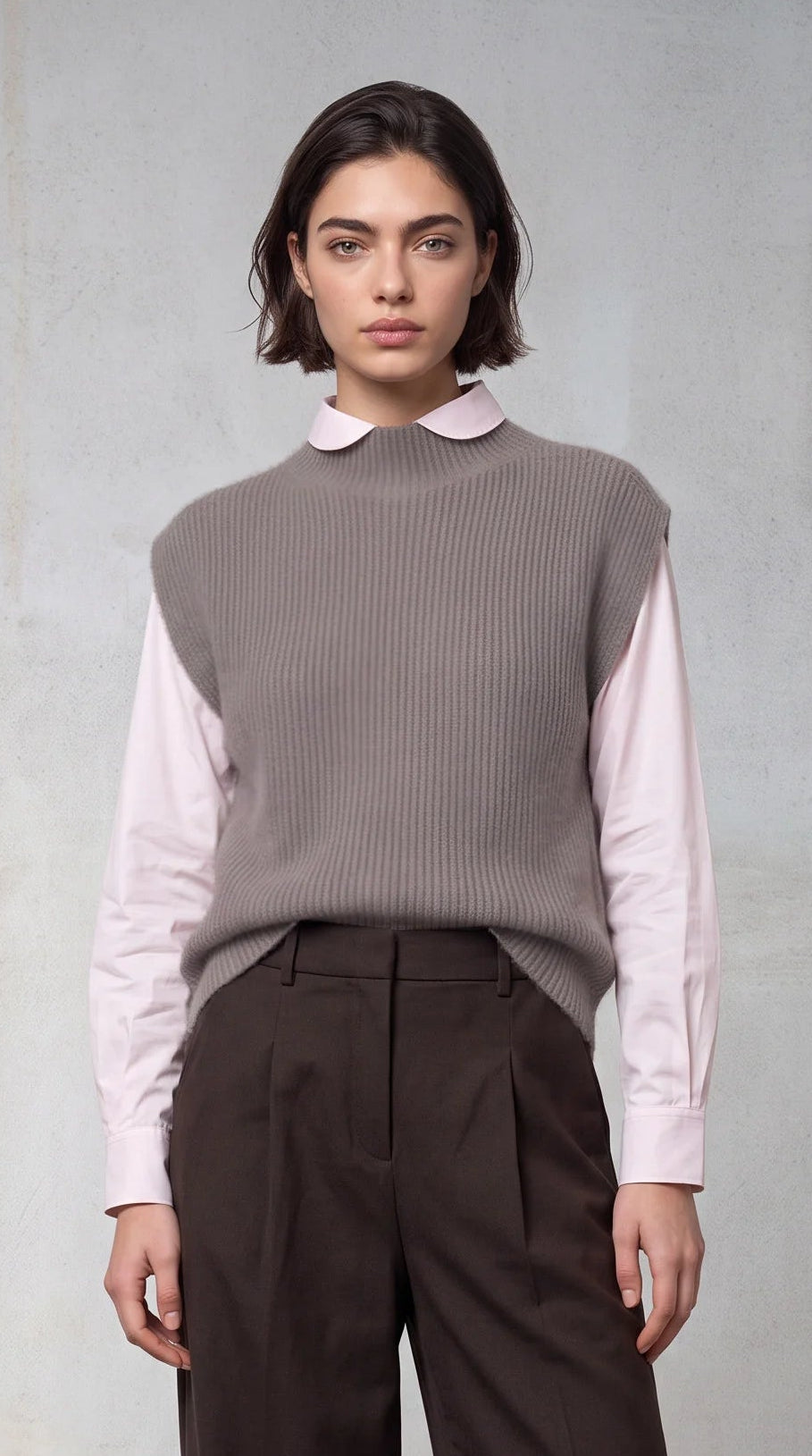 Knitted Sleeveless with High Neck model 