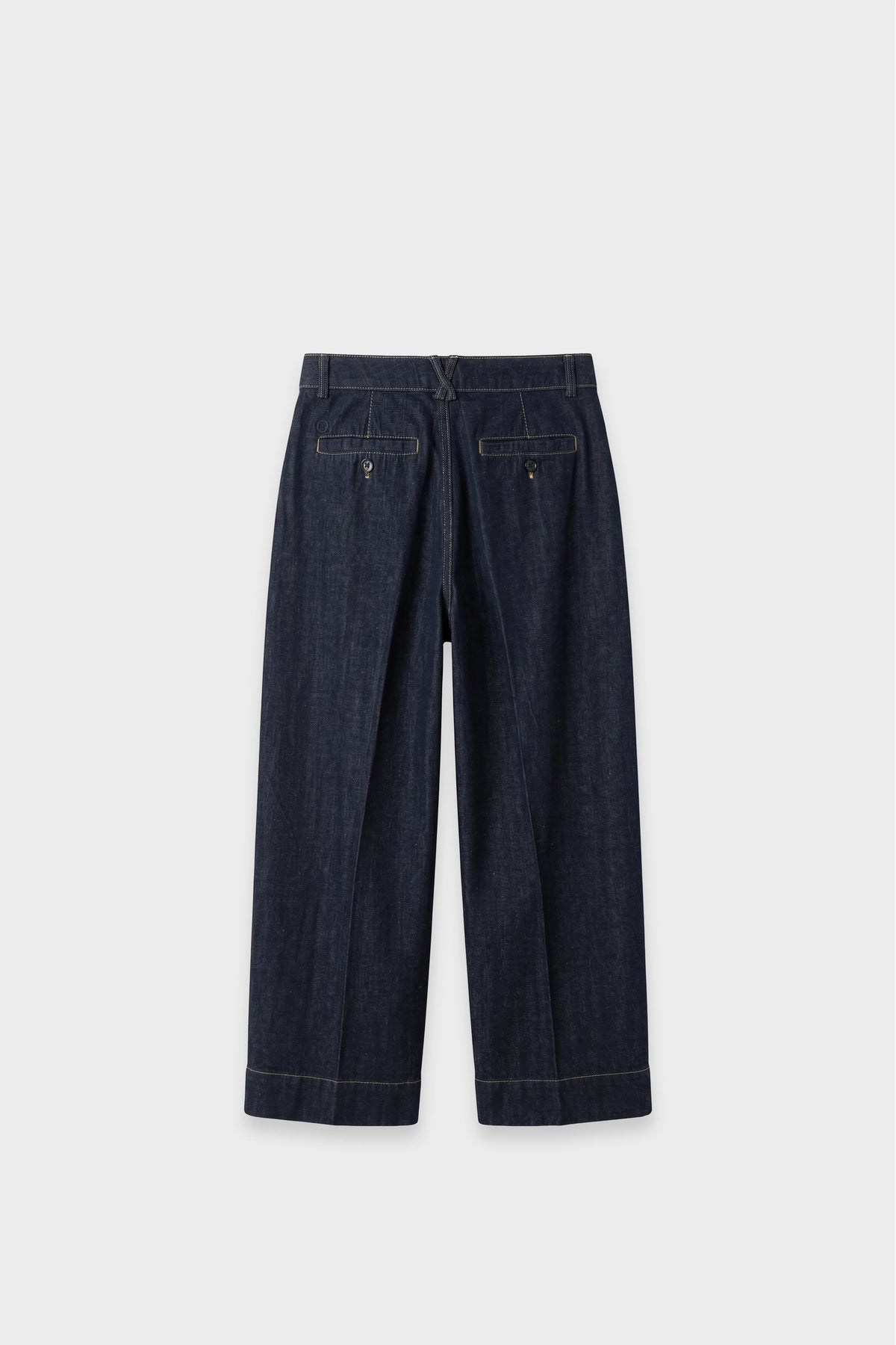 O-Shaped_Pleated_Pants_back_denim