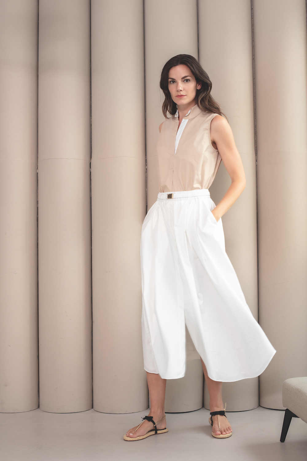 Sleeveless Stand Up Collar Blouse