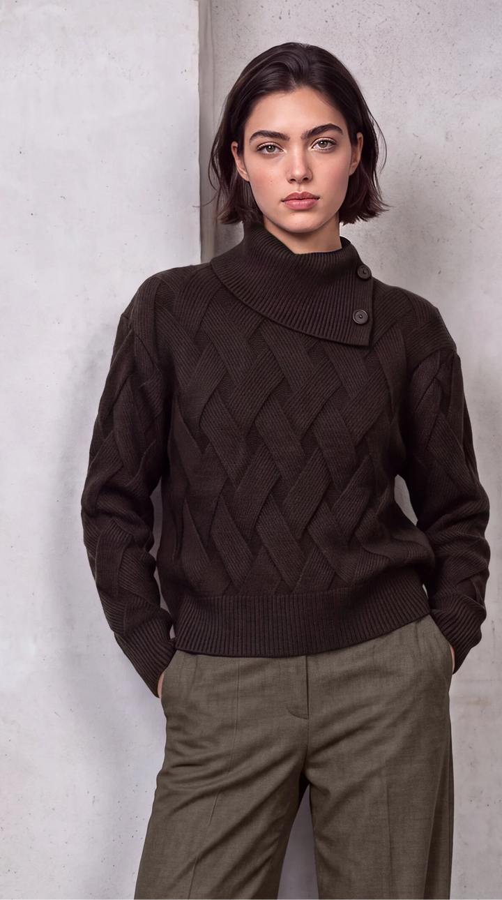 Sweater with Cross Knitting model 