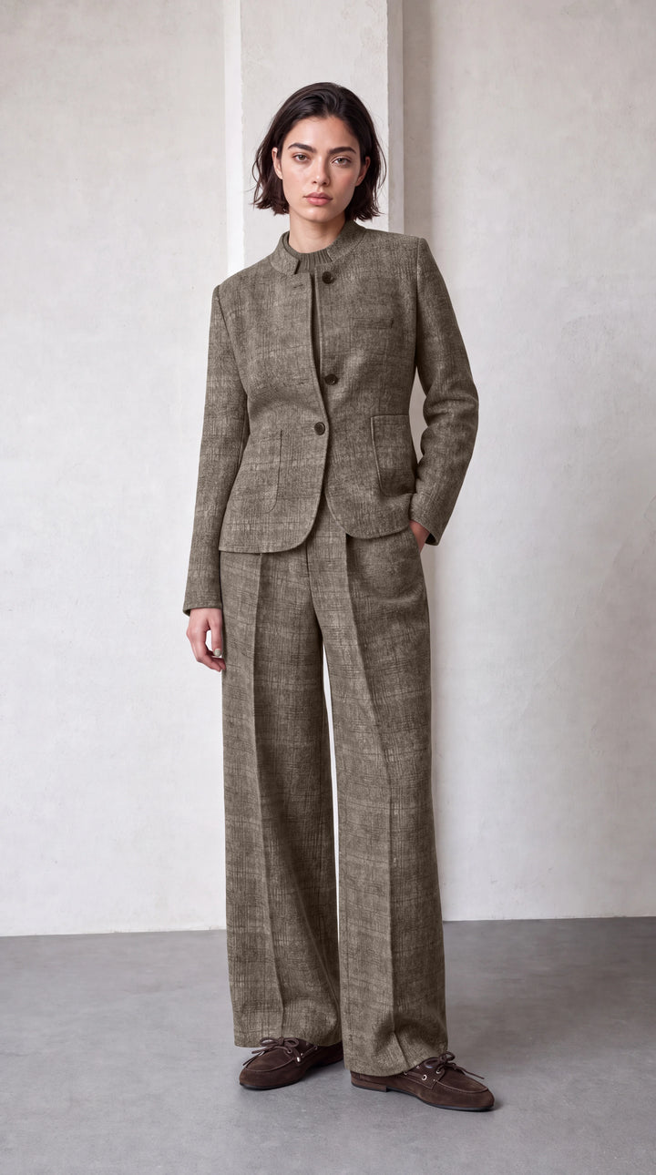 Wide Pants with Stitching model 