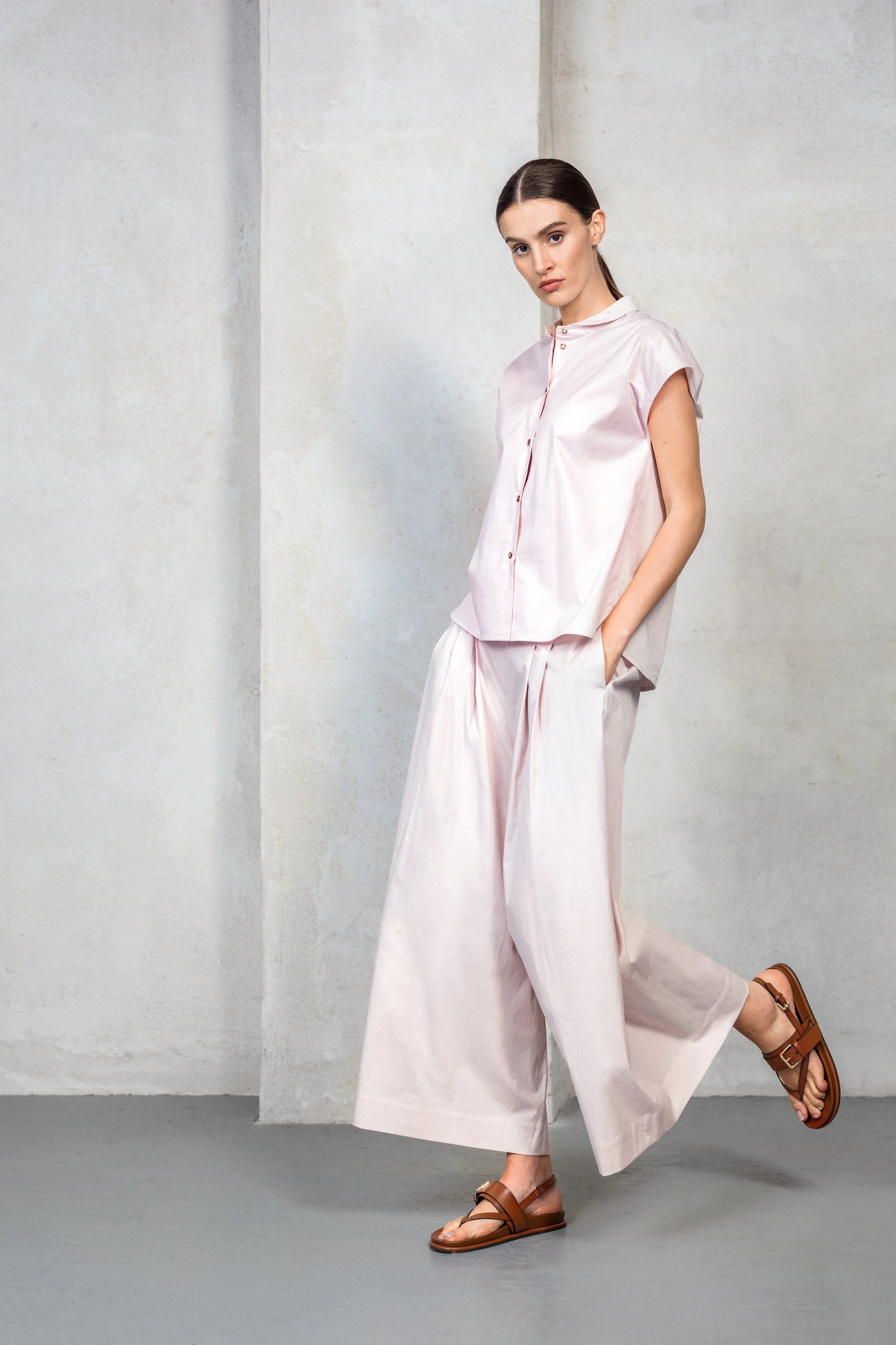 Wide Skirt Pants model 