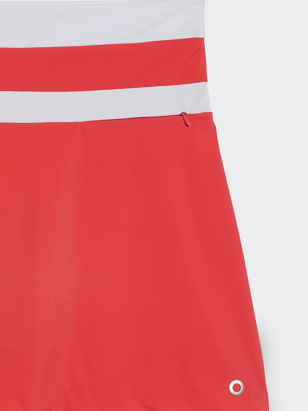 contrast skirt with zipper pocket detail