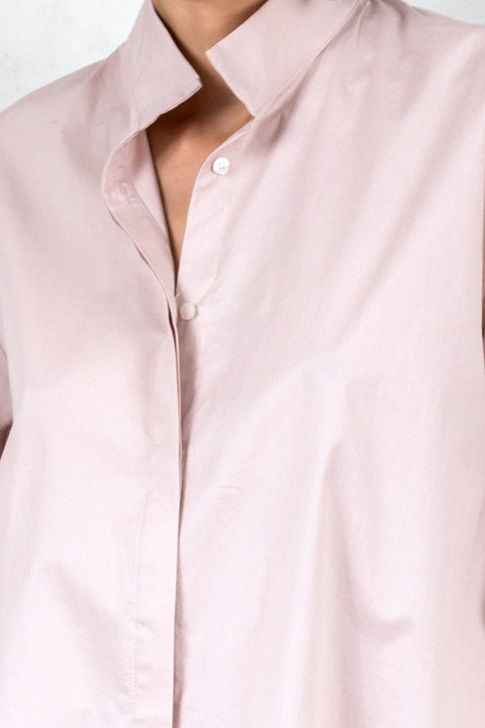 cotton blouse with minimalistic details  detail