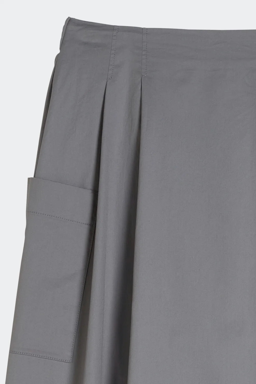 long cargo pleat skirt detail