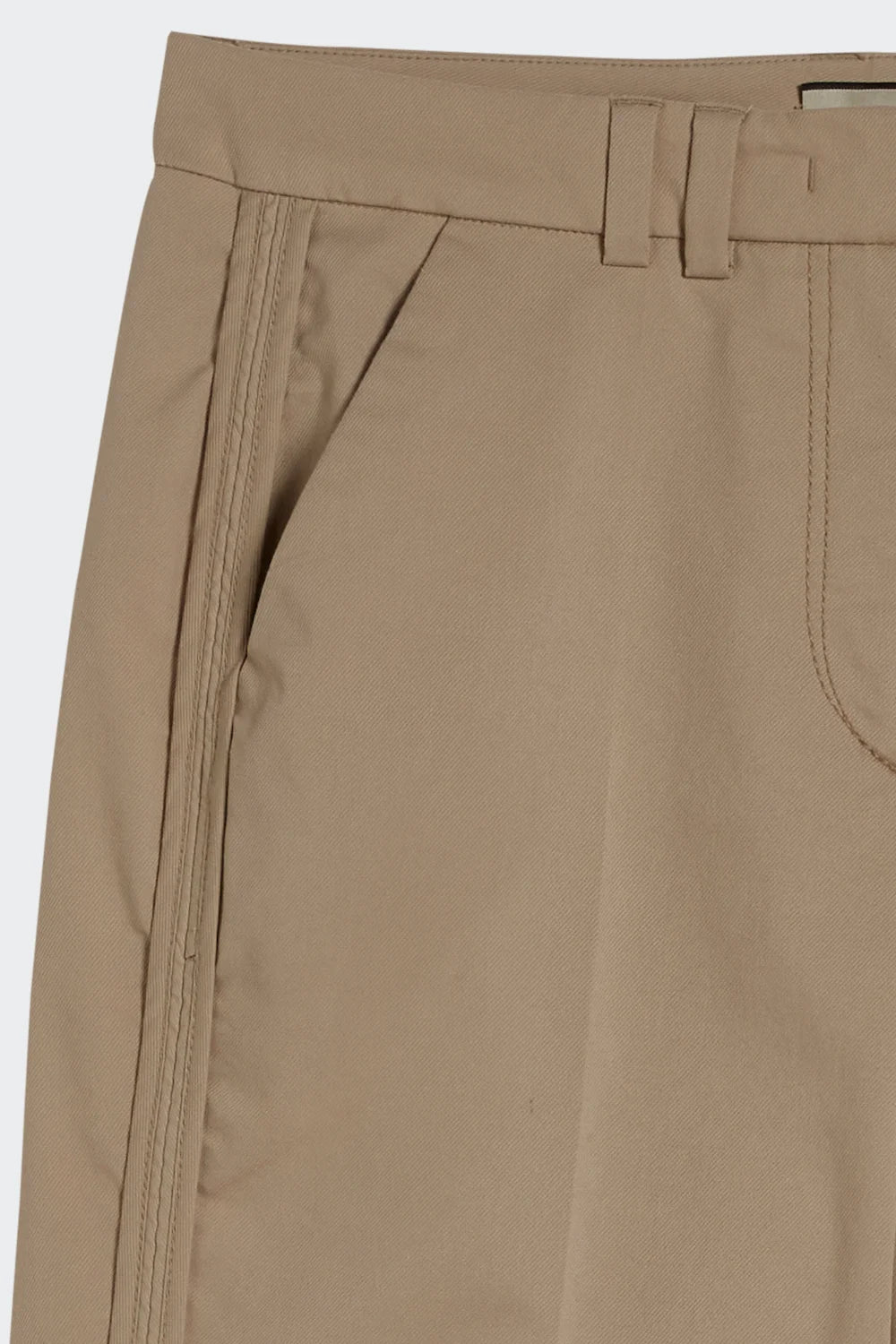 side piping shorts beige detail